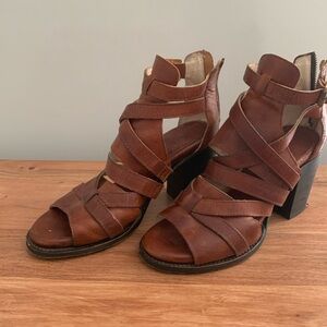 Freebird Claw Women’s brown heels
